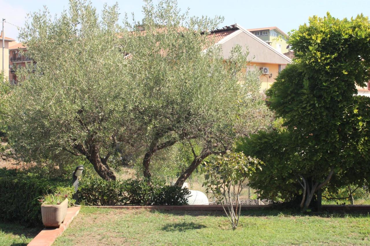 Villa Sicilia Apartment Catania Bagian luar foto